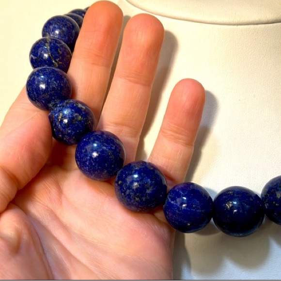 Sale! Make an offer. Lapis necklace 18.5". 24 Lapis Lazuli 50.8mm 2" beads. - Picture 5 of 7